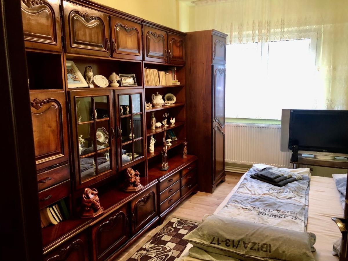 La Symo Apartament Straja Lupeni Lupeni  Dış mekan fotoğraf
